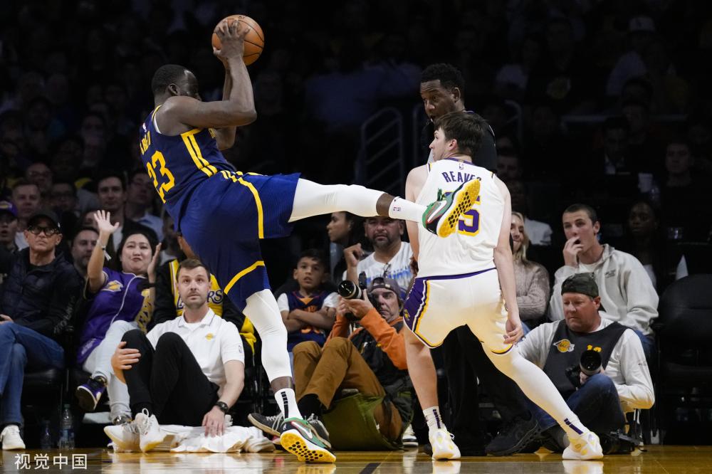 他在关键时 他在关键时