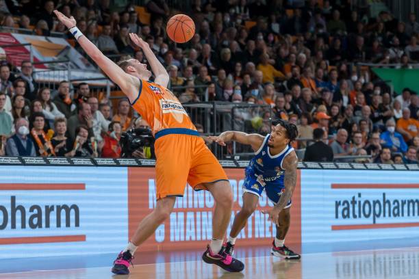 队长李伟明 队长李伟明