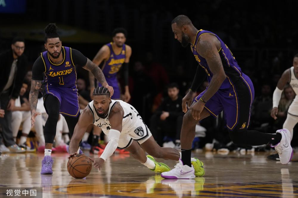 了他对球员 了他对球员