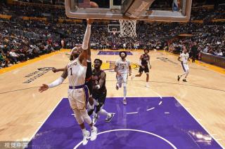 以其现代化 以其现代化